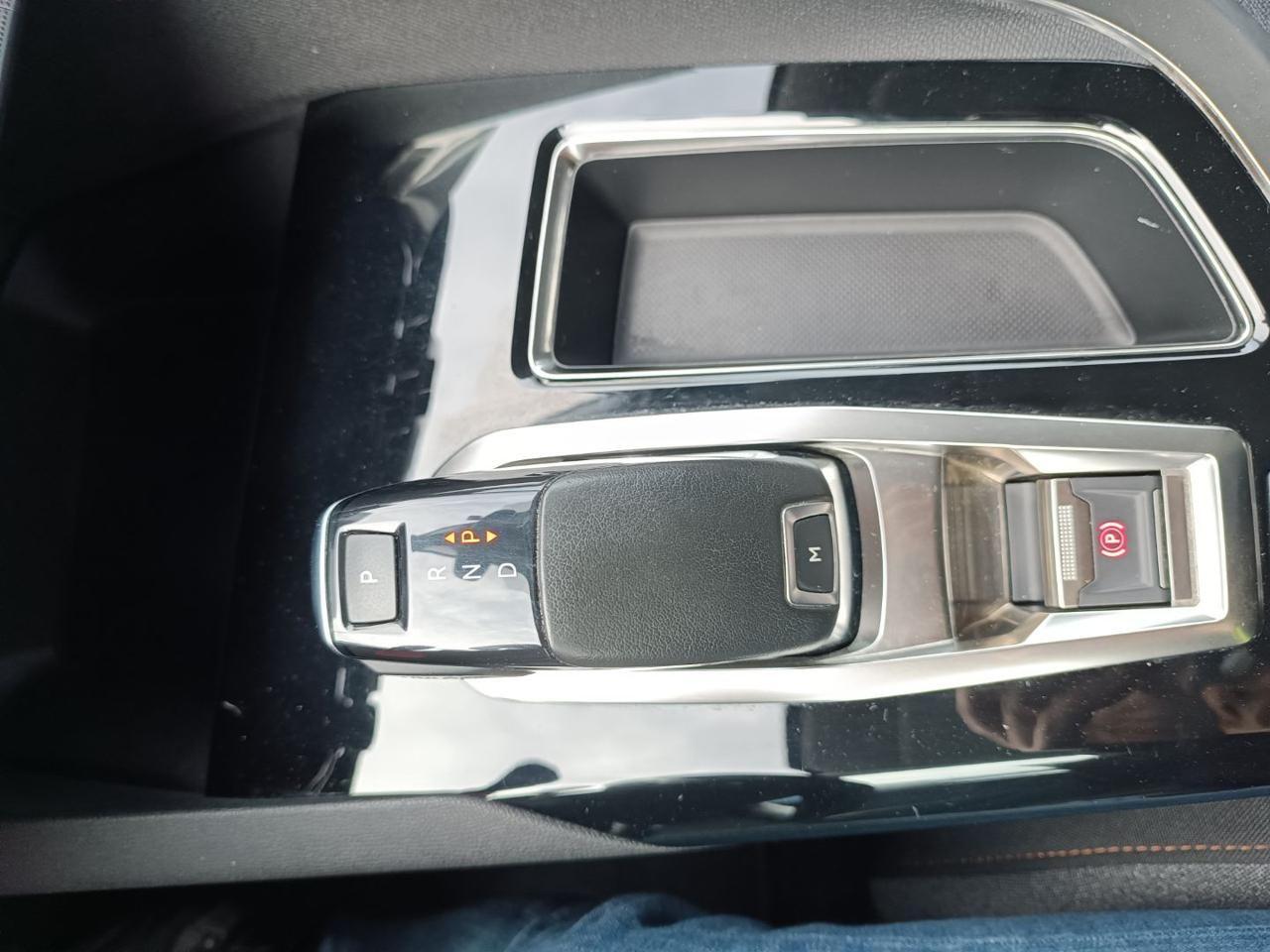 PEUGEOT 3008 BlueHDi 130 S&S EAT8 Allure