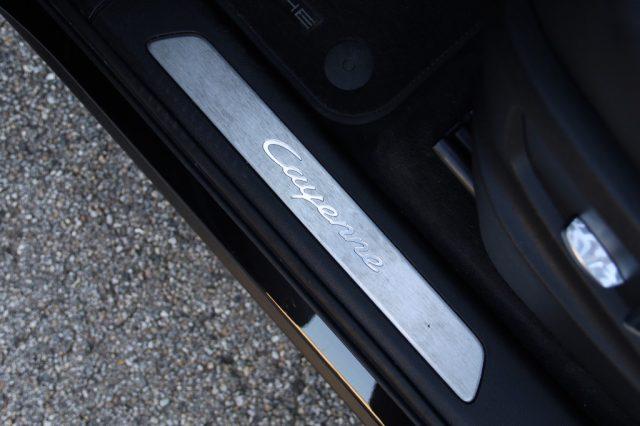PORSCHE Cayenne 3.0 V6