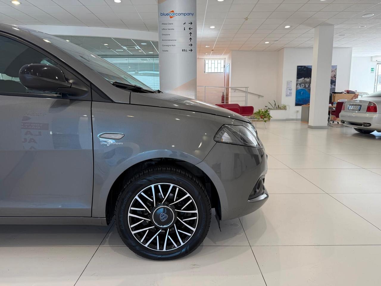 Lancia Ypsilon 1.0 FireFly 5 porte S&S Hybrid Ecochic Gold