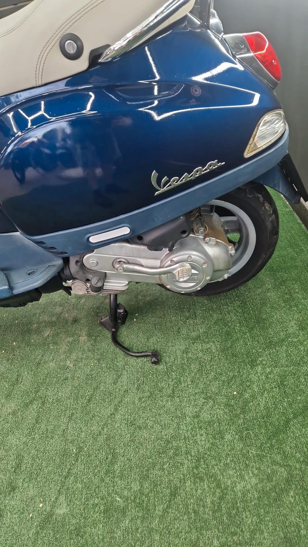 Piaggio Vespa 50 LX