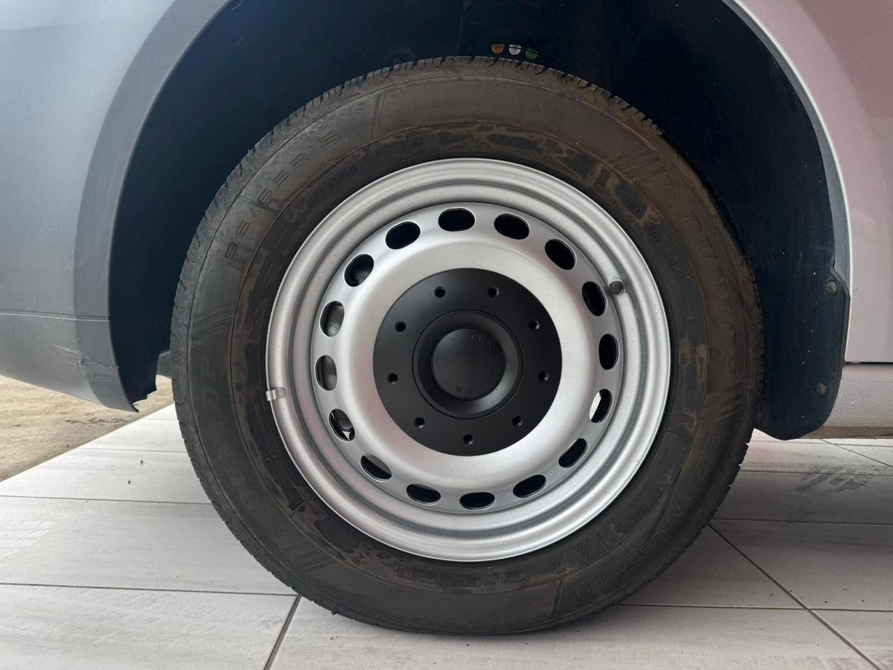 VOLKSWAGEN Caddy 3ªs. Tour. 1ª Caddy 2.0 SDI ...