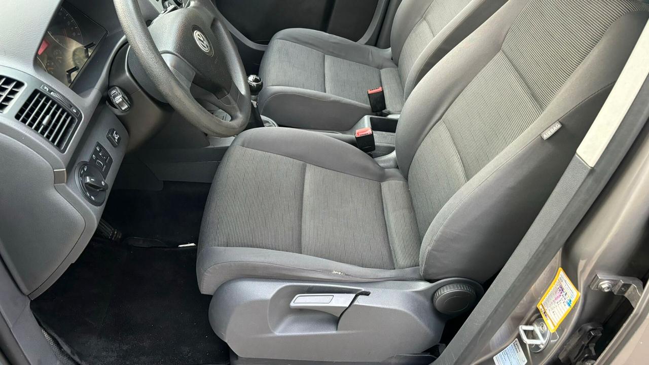 Volkswagen Touran posti 5 GPL dalla cassa gancio di traino regolare