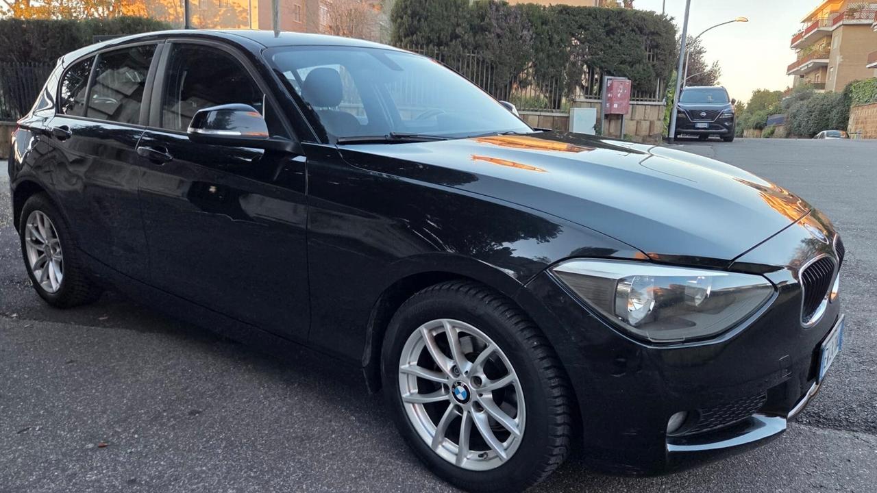 Bmw 118d 5p. Business AUTOMATICA NAVI GARANZIA