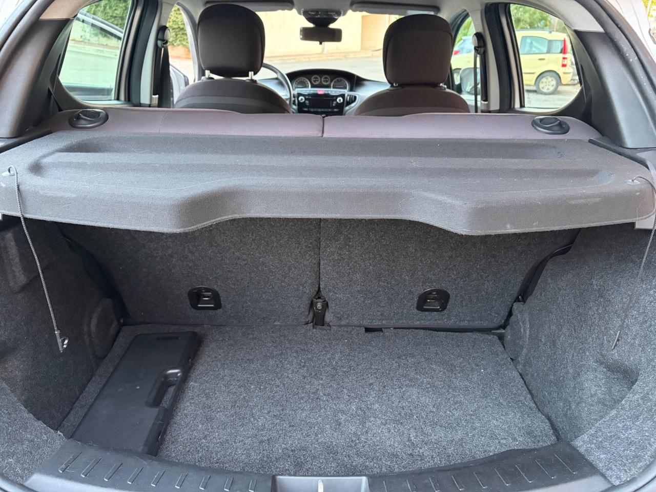 Lancia Ypsilon 1.2 Benz ideale per neopatentati