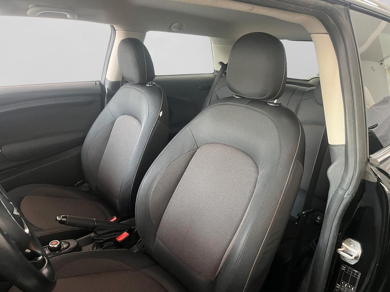 Mini 1.5 Cooper D 116cv Hype FULL BLACK