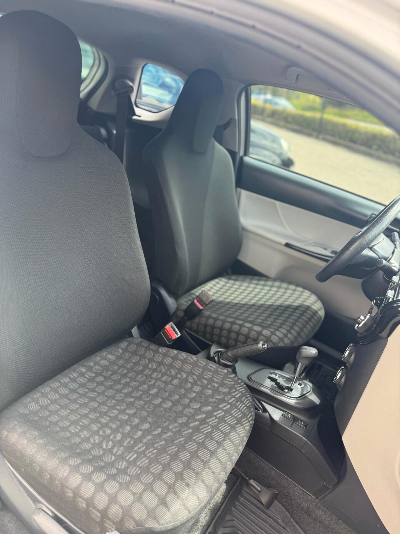 Toyota iQ 1.0 CVT Lounge