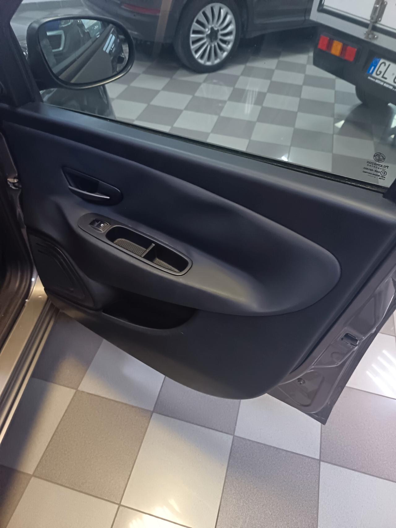Lancia Ypsilon 1.2 69 CV 5 porte Elefantino
