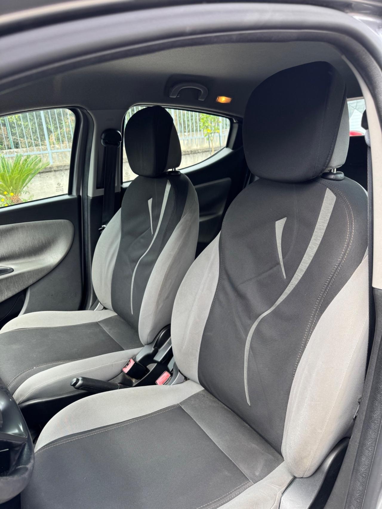 Lancia Ypsilon 1.2 69 CV GPL 2014