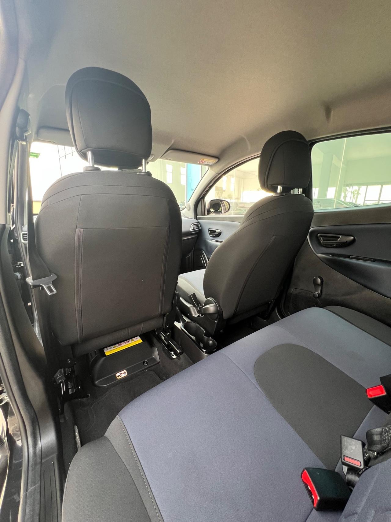Lancia Ypsilon 1.0 69CV Hybrid Gold - possibilità noleggio no scoring