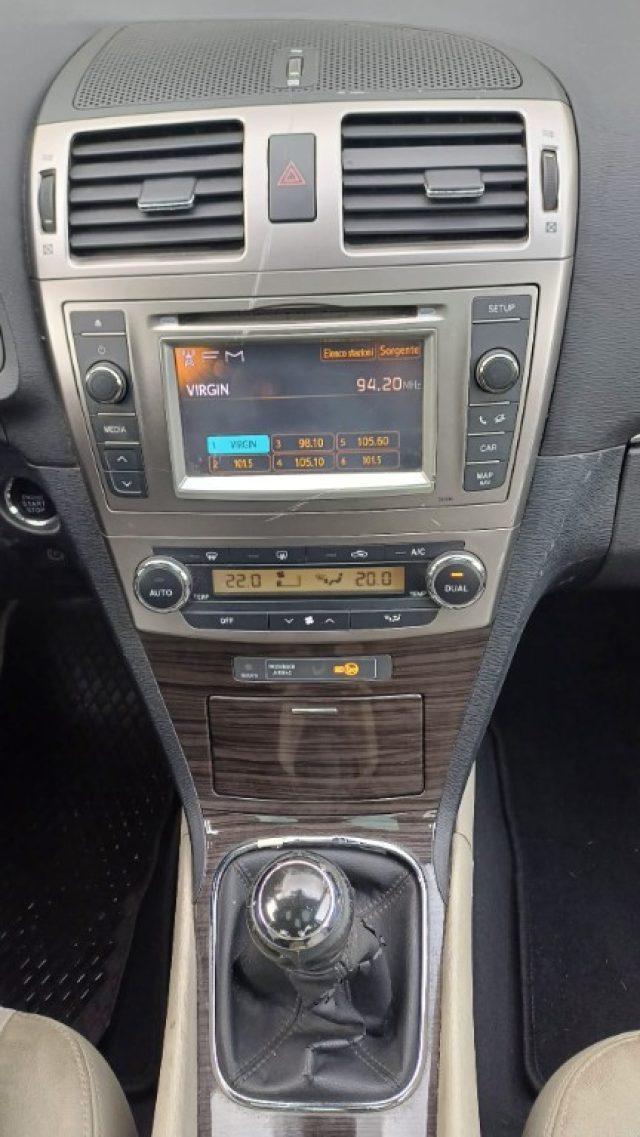 TOYOTA Avensis 2.0 D-4D Wagon Lounge