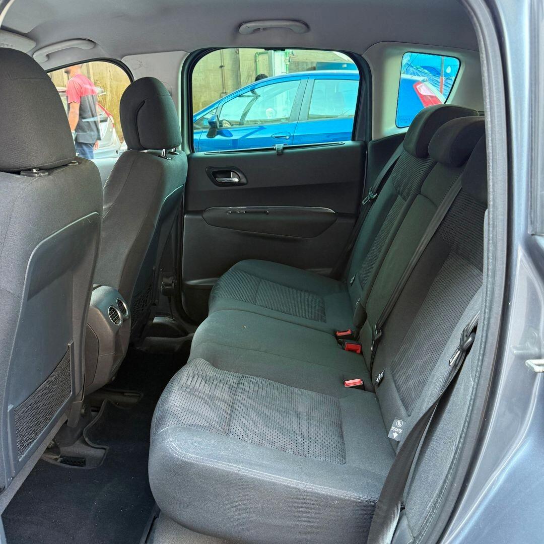 Peugeot 3008 1.6 HDi 112CV Business