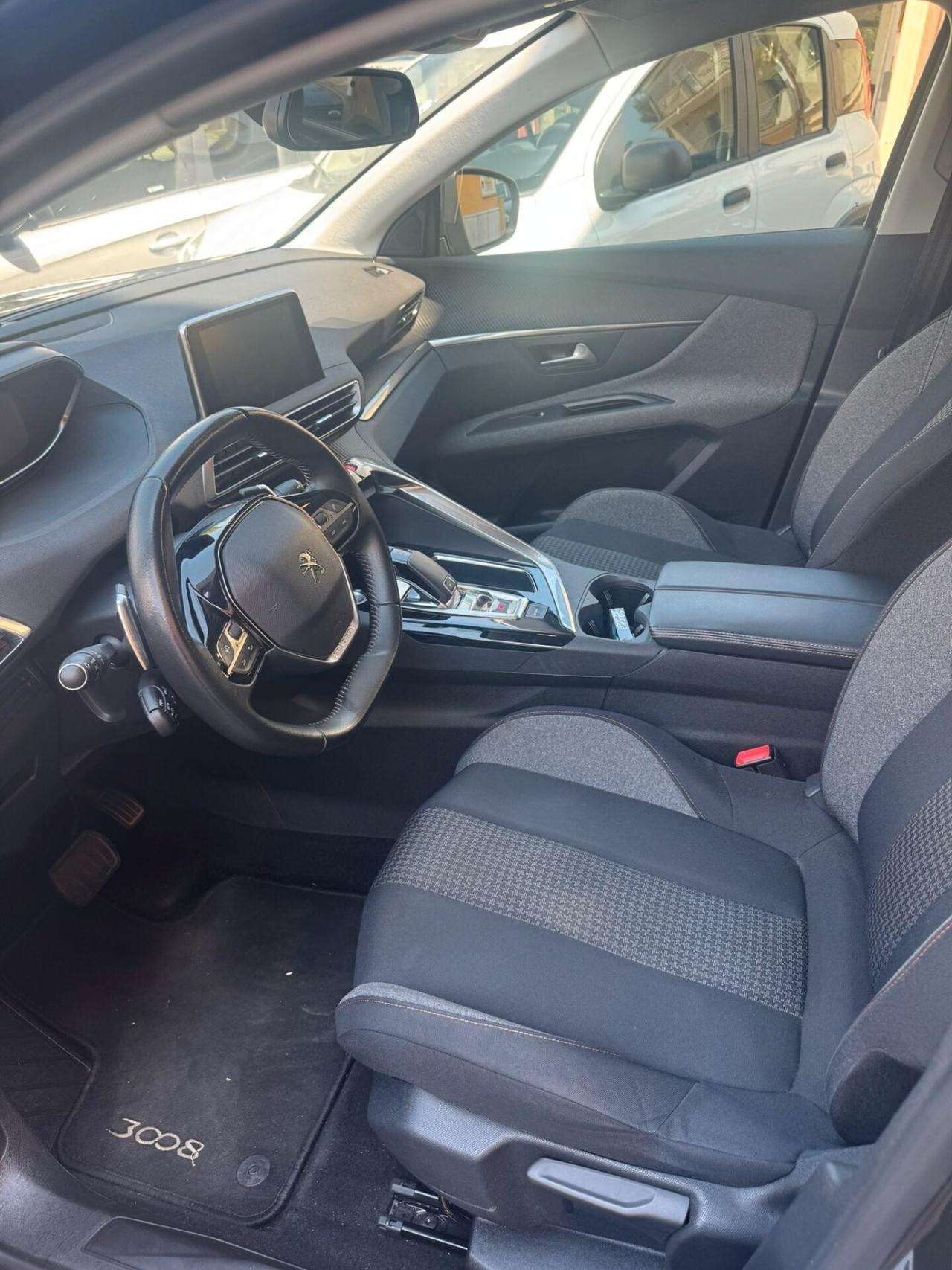 Peugeot 3008 BlueHDi 130 S&S Allure