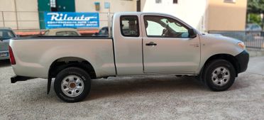 Toyota Hilux 2.5 D-4D 4WD Extra Cab PICK UP