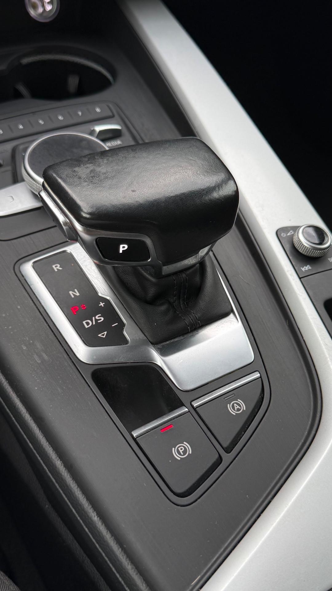Audi A4 2.0 TDI 150 CV S tronic