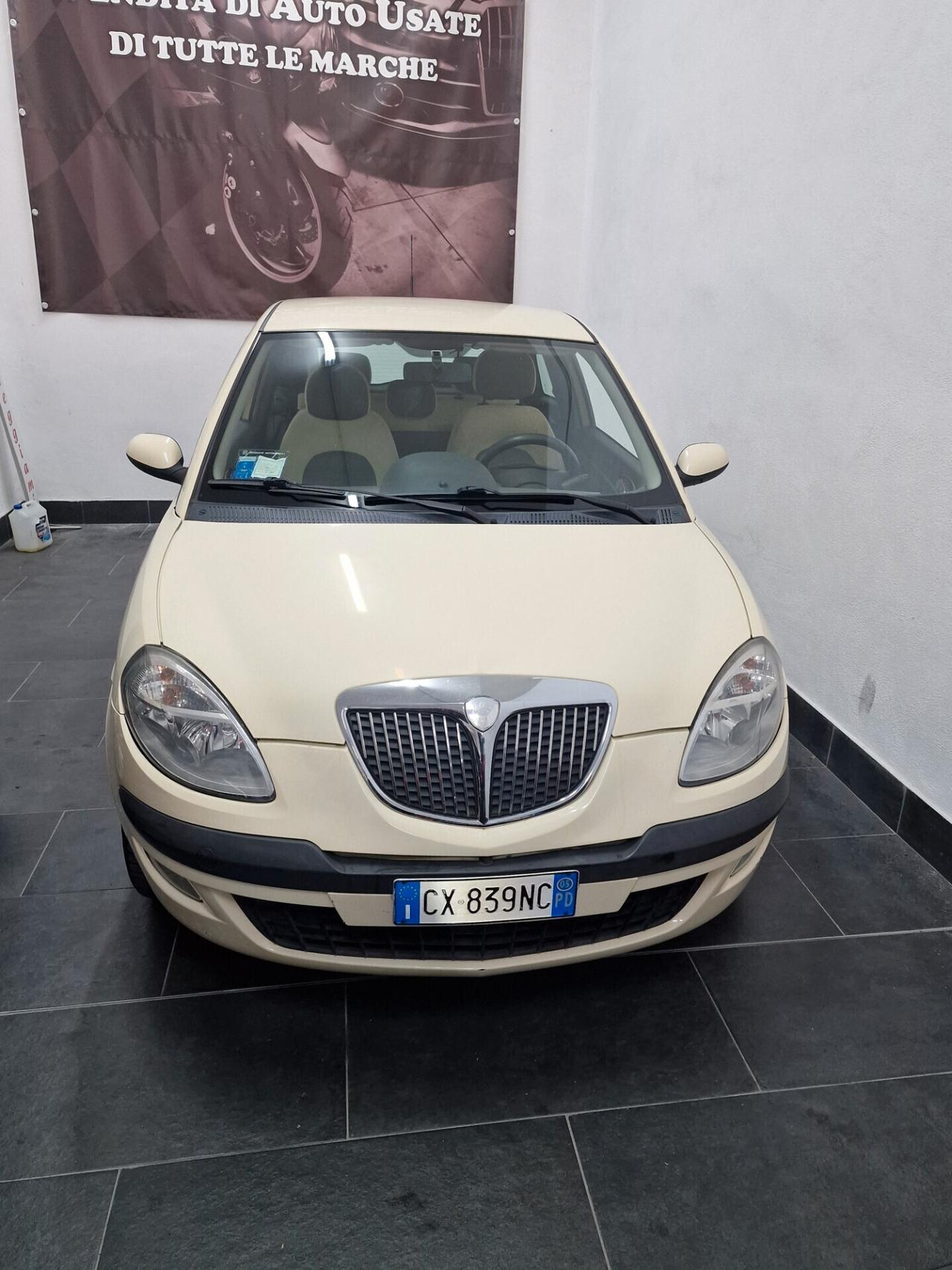 Lancia Ypsilon 1.2 Argento