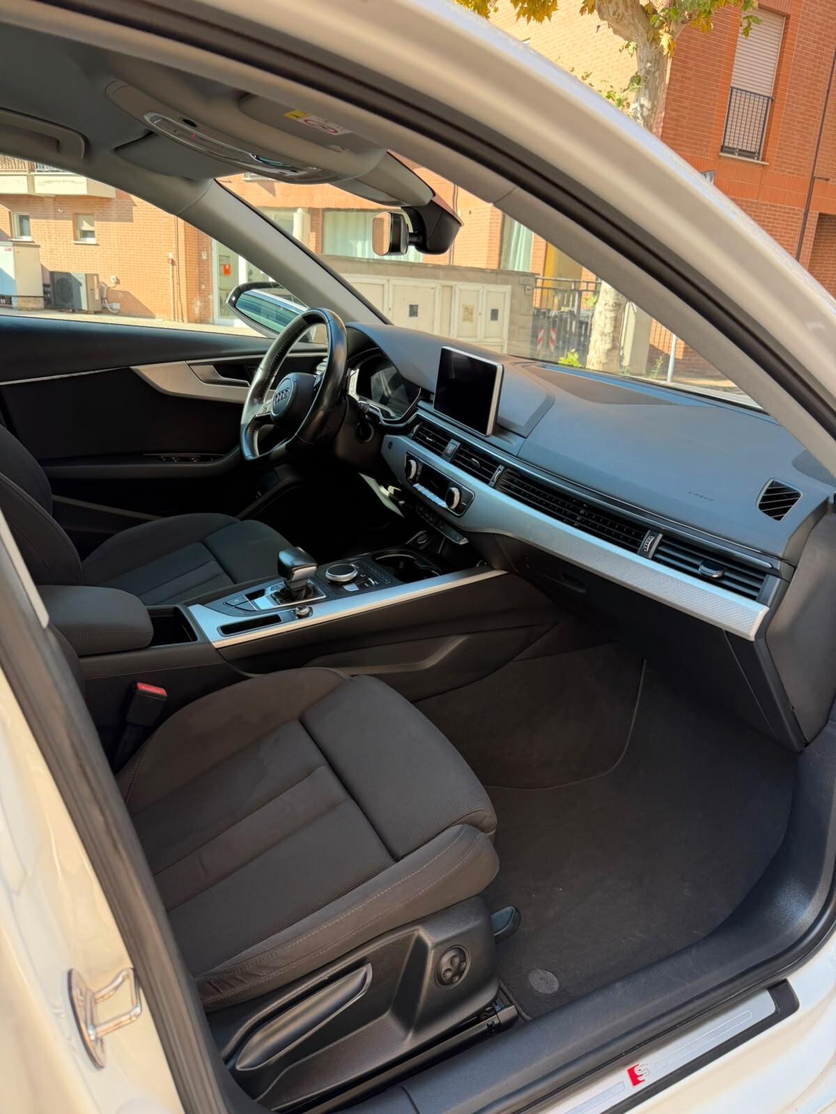 Audi A4 Avant 35 TDI S tronic