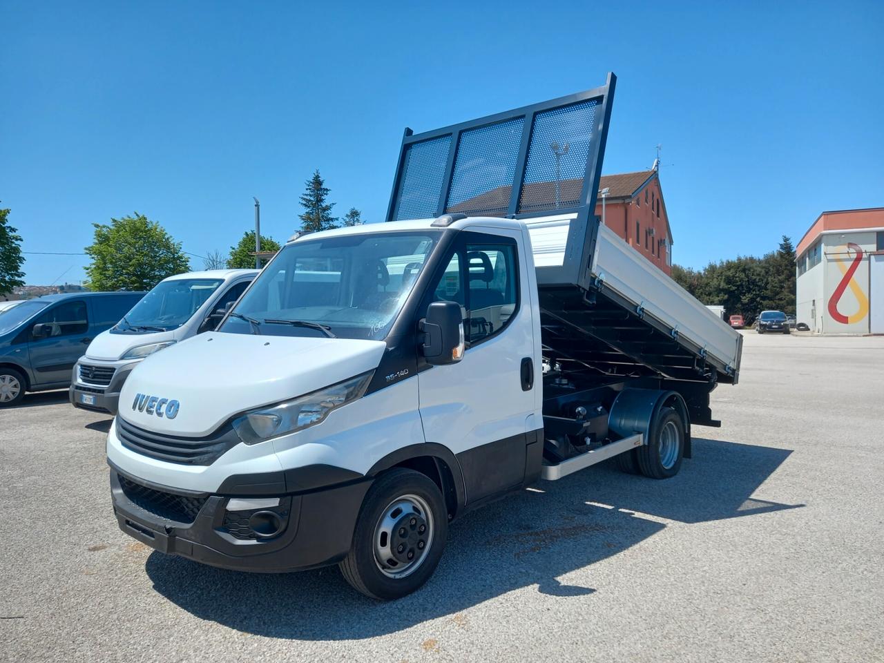 IVECO 35C14 - Cassone Ribaltabile Trilaterale "Nuovo di Fabbrica" (C34)