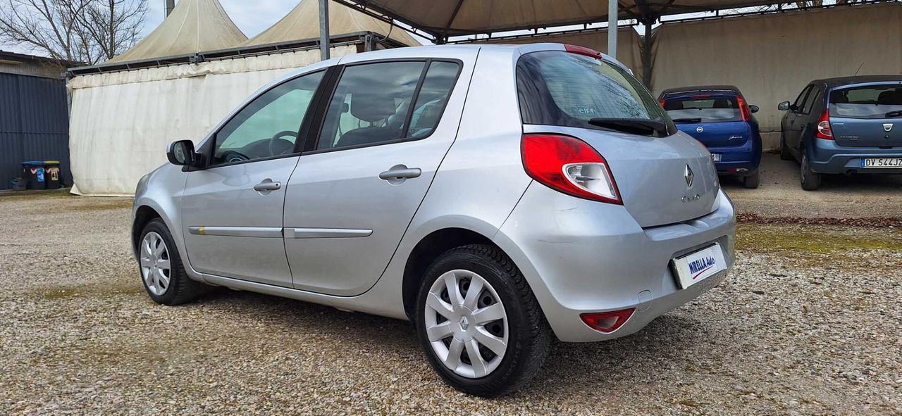 Renault Clio 1.2 16V 5 porte Authentique