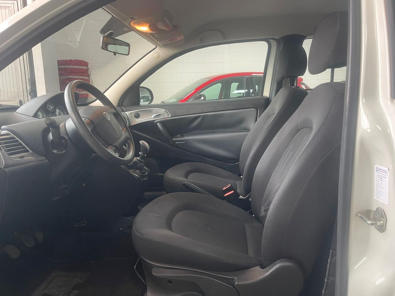 Lancia Ypsilon 1.2 69 CV 5 porte S&S Platinum