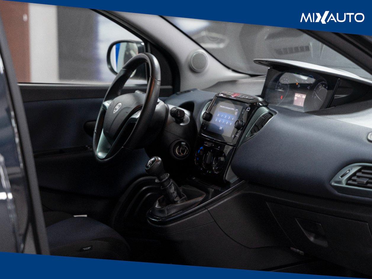 Lancia Ypsilon 1.0 Firefly Hybrid Gold Plus 70CV 5 Porte