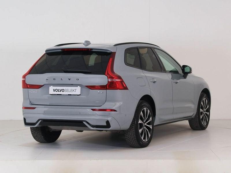 Volvo XC60 B4 (b) automatico Plus Dark