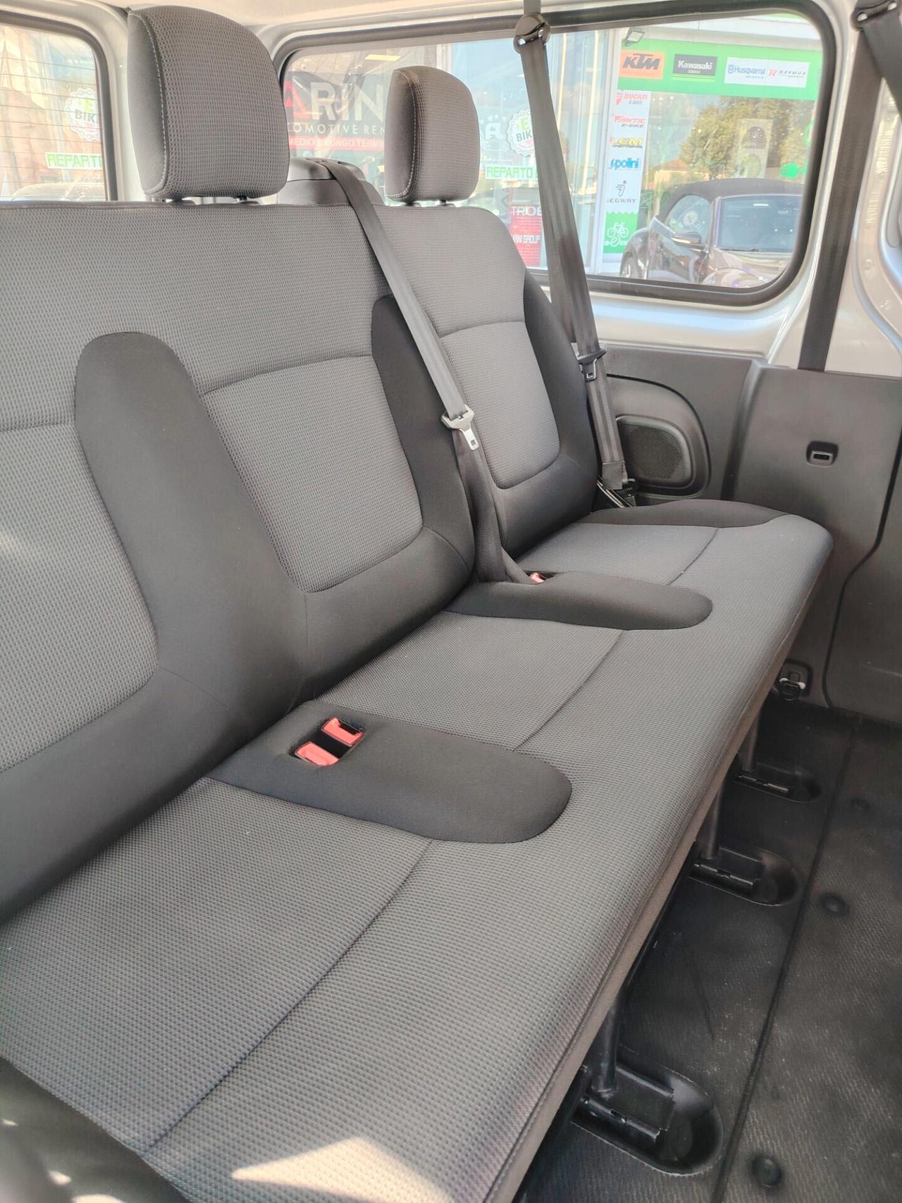 Renault Trafic T27 2.0 dCi 120CV PC-TN Zen 9 POSTI