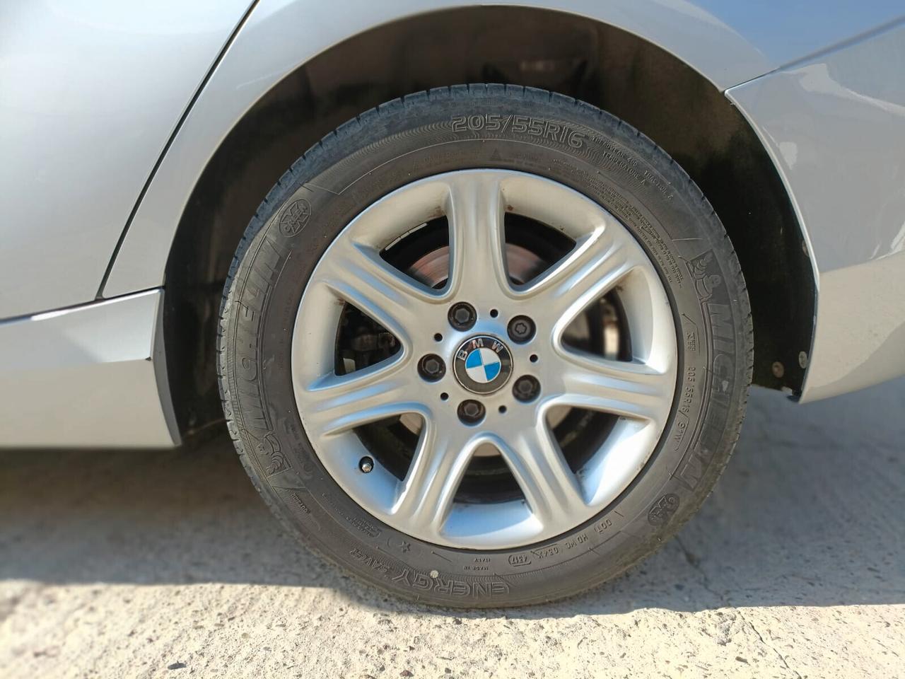 Bmw 118d 5p. Unique
