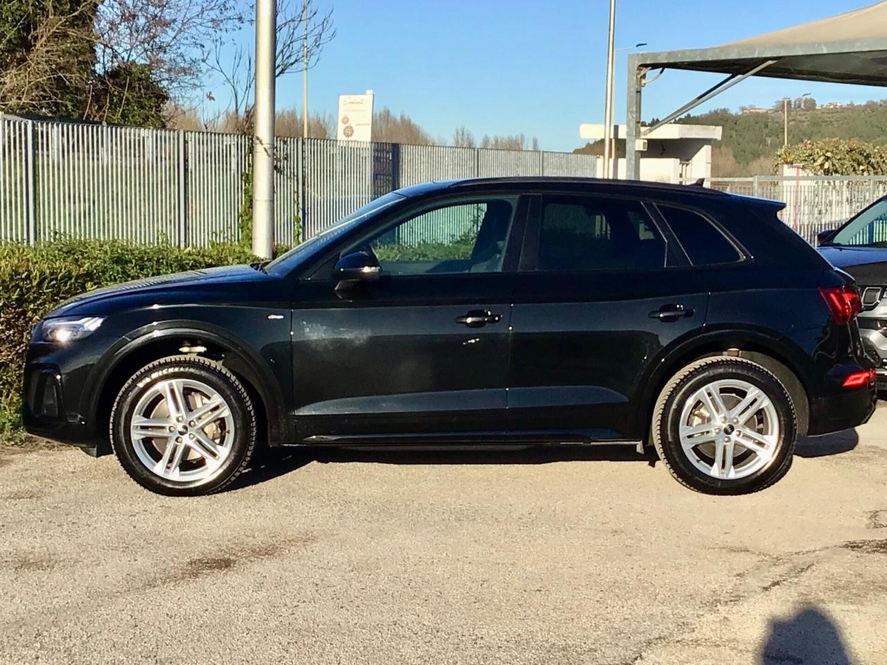Audi Q5 40 TDI 204 CV Quattro Identity Black