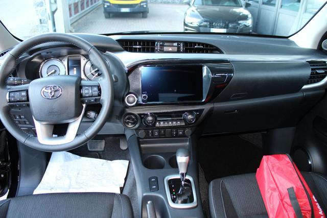 TOYOTA Hilux 2.4D-4D A/T 4WD Comfort "PRONTA CONSEGNA"