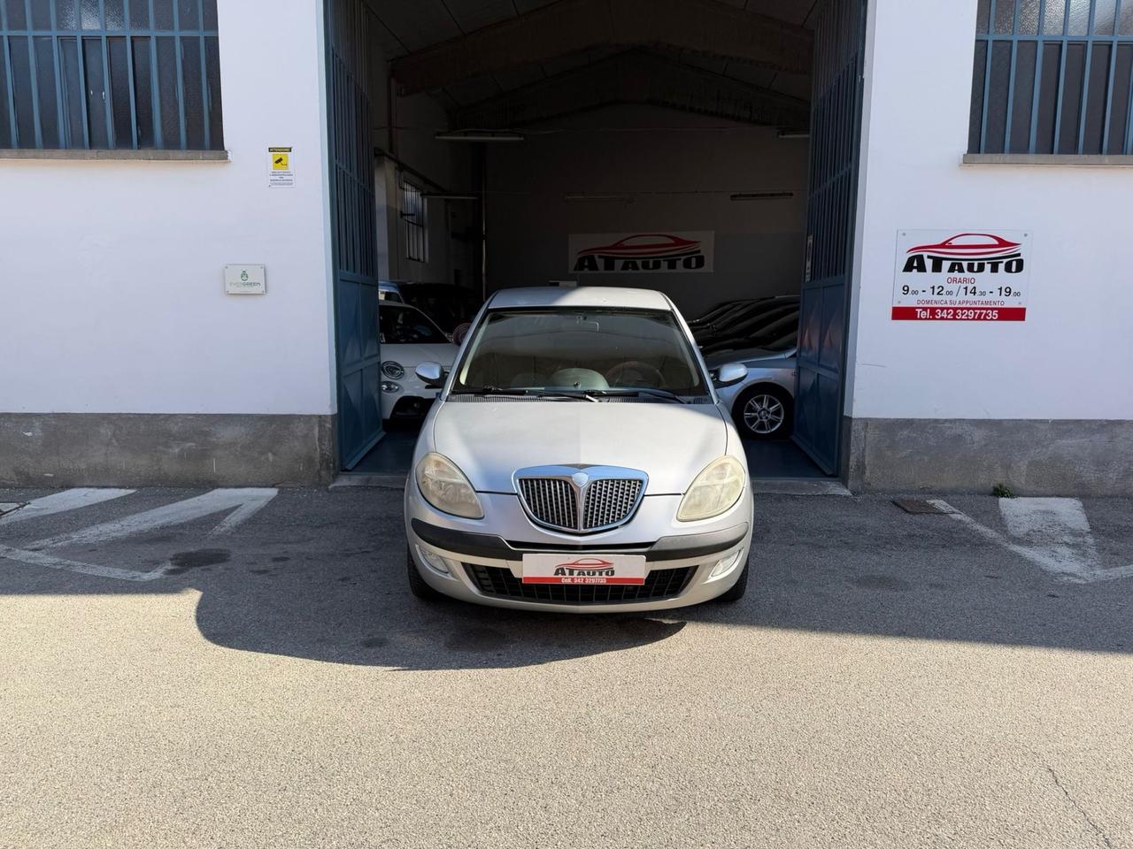 Lancia Ypsilon 1.3 MJT 75 CV Argento