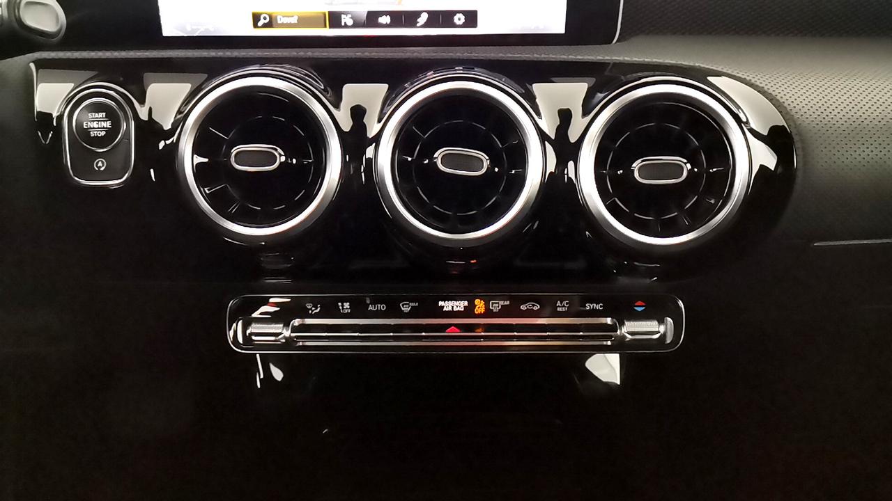 Mercedes-Benz CLA Coupe - C118 - CLA Coupe 180 d Sport auto