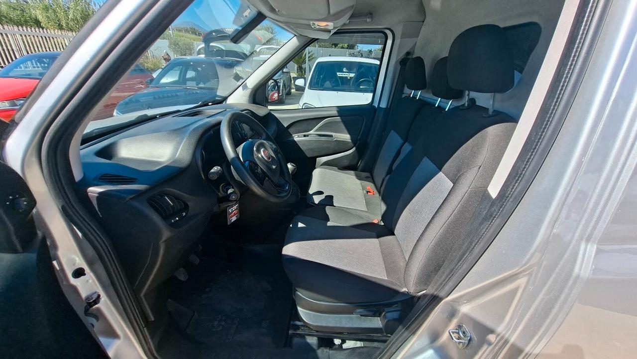 Fiat Doblò Cargo 1.6 MJT con tetto apribile posteriore