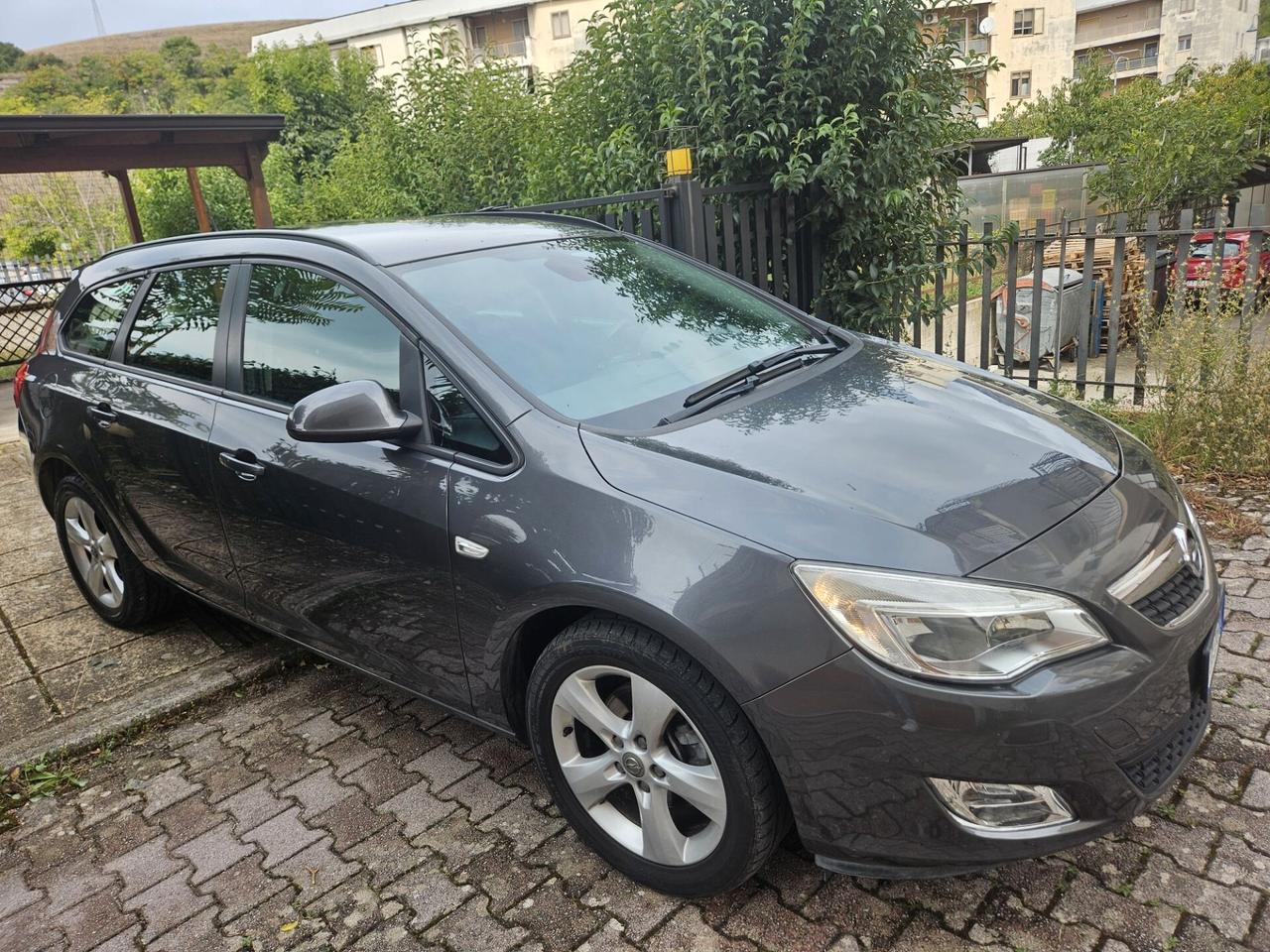 Opel Astra 1.7 CDTI 110CV Sports Tourer Cosmo