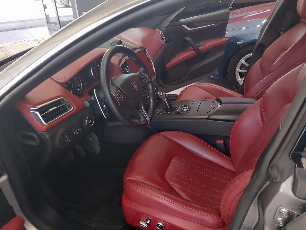 Maserati Ghibli L4 330 CV MHEV Granlusso INTERNO ROSSO CARTIER