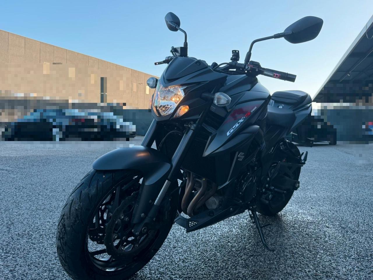 Suzuki GSX S 750