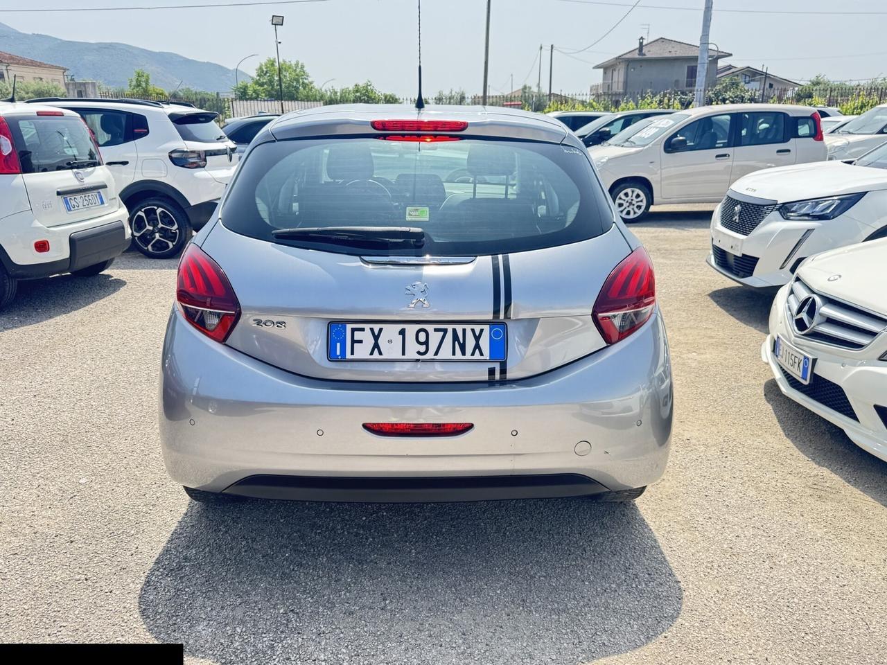 PEUGEOT 208 1.2 BENZINA ADATTA NEOPATENTATI