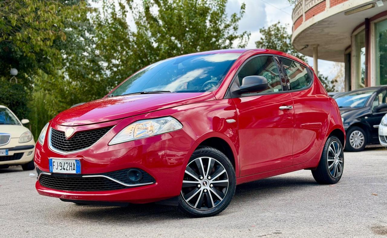 Lancia Ypsilon 2017 1,3 MJET OK NEOPATENTATI GARANZIA 12 mesi ! ! !