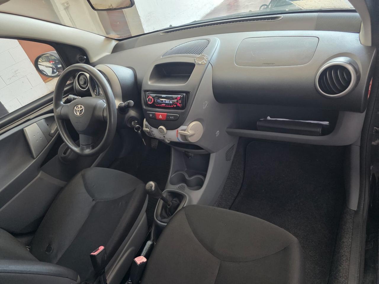 Toyota Aygo 1.0 12V VVT-i 5 porte Sol neopat