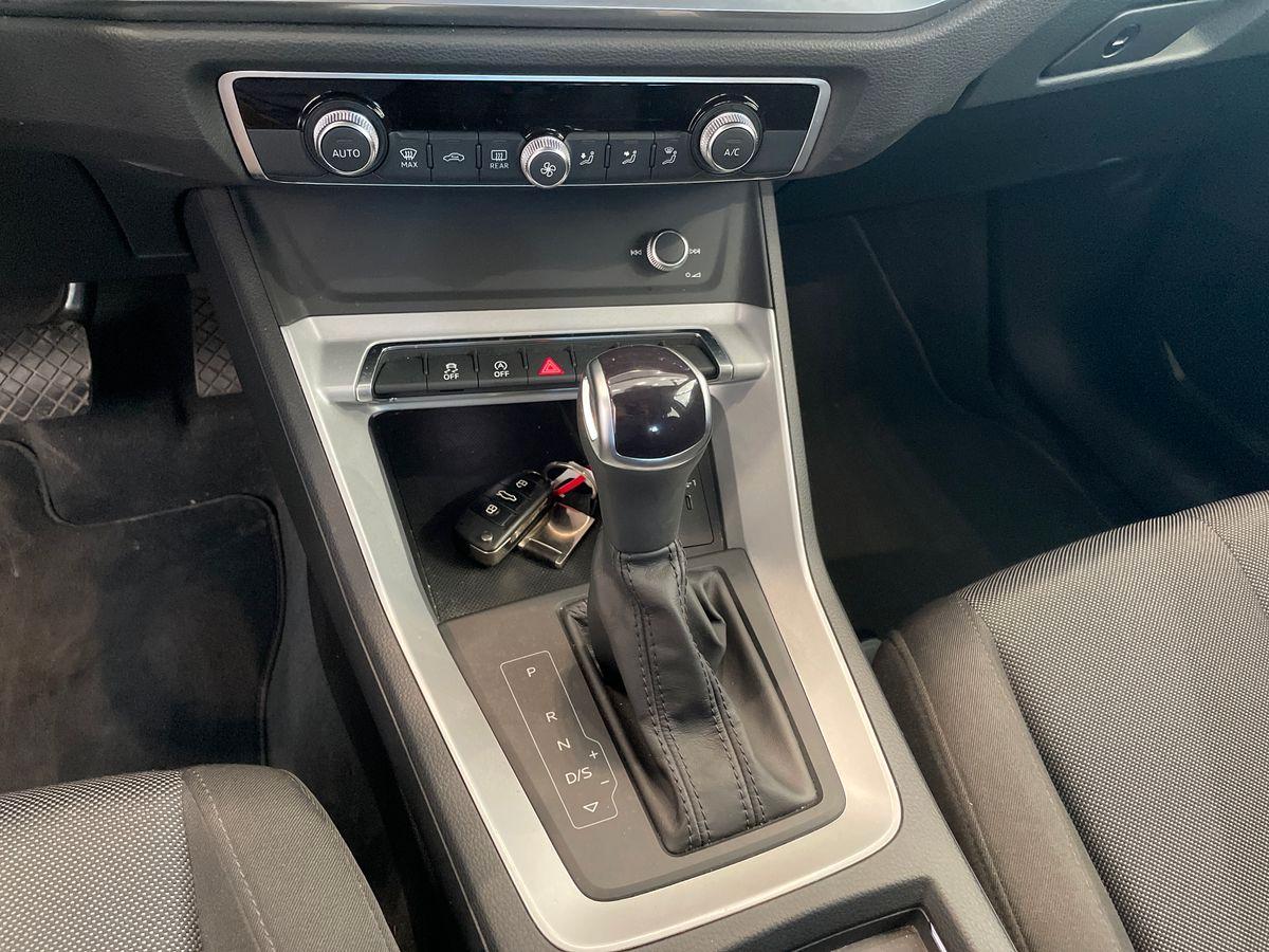 AUDI Q3 II 2018 - Q3 40 2.0 tfsi Business quattro s-tronic