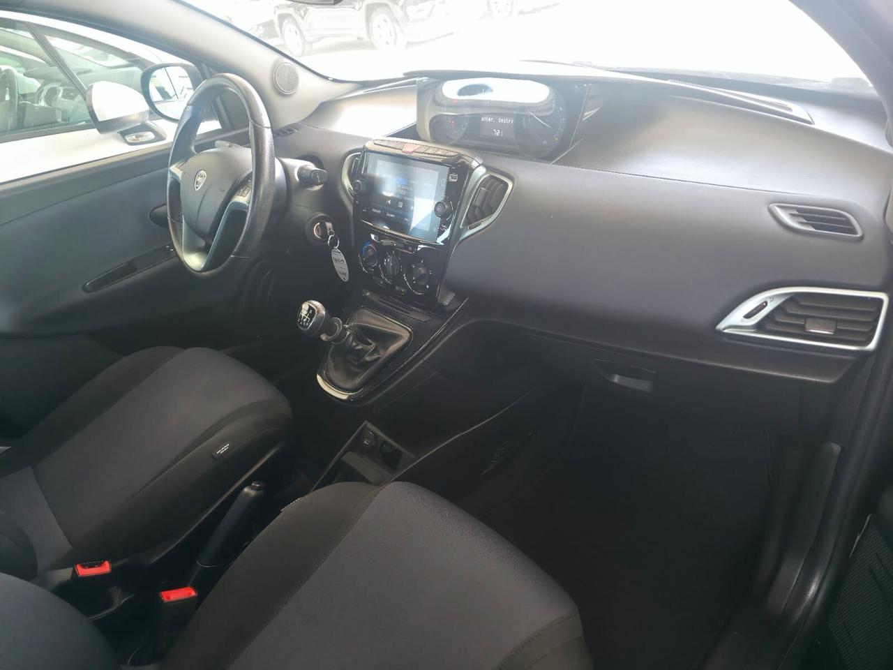 Lancia Ypsilon 1.0 FireFly 5 porte S&S Hybrid Gold Plus