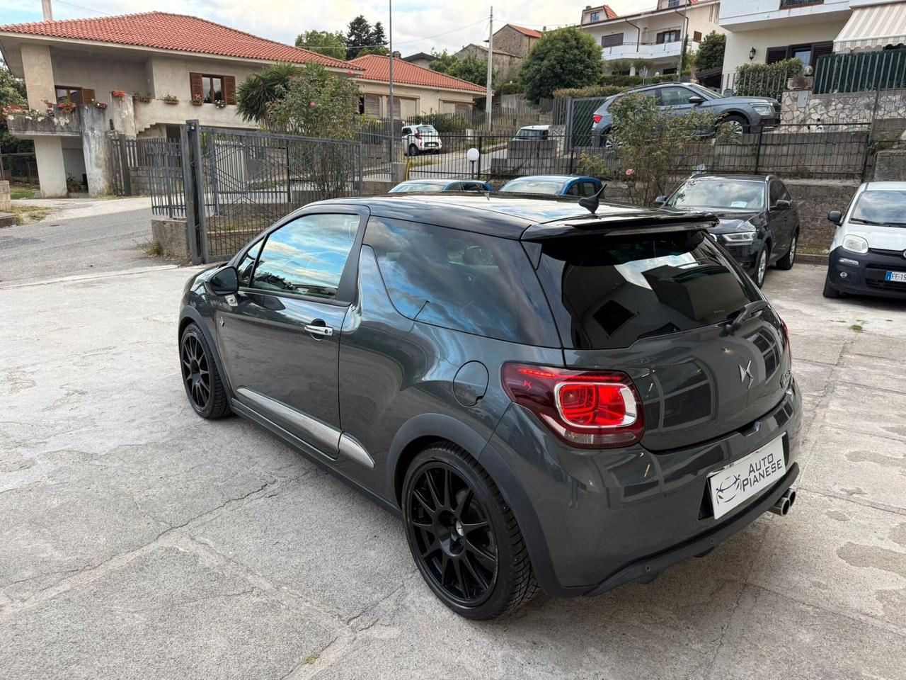 DS3 1.6 THP Performance 208CV Black Special