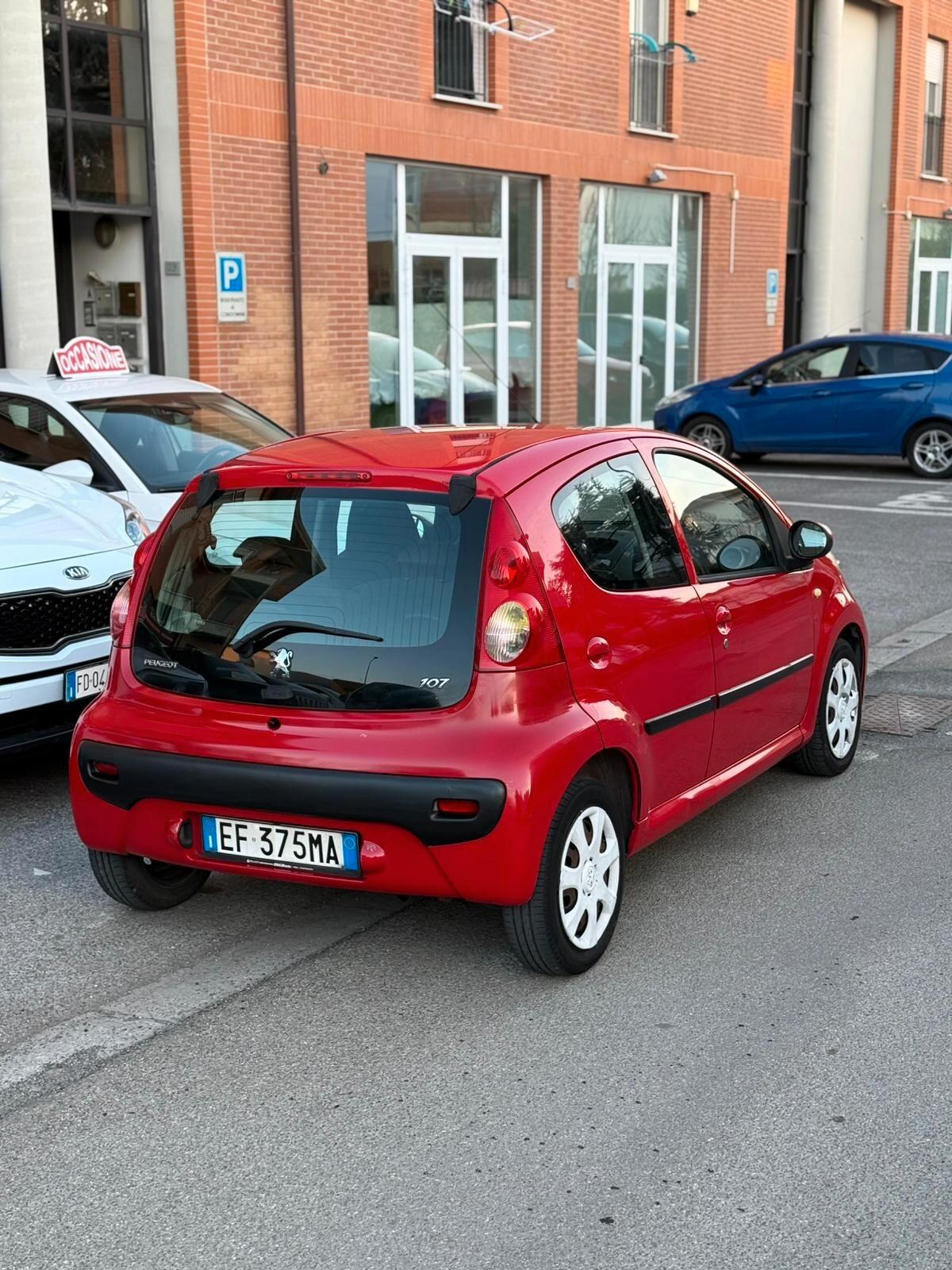 Peugeot 107 1.0 68CV 3p. Plaisir