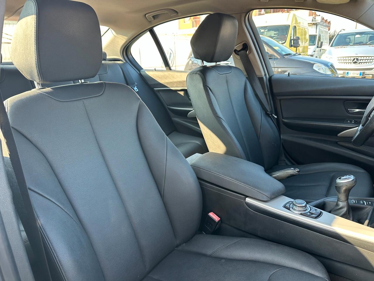 BMW 320 D*BERLINA*LUXURY*NAVI*PELLE*PDC*BLUETOOTH*