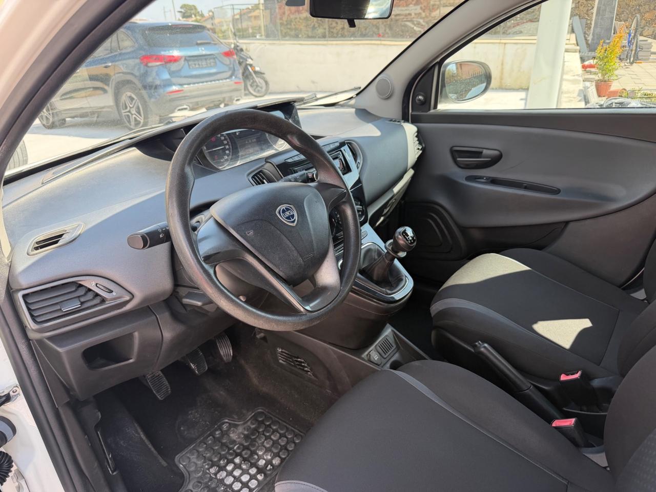 Lancia Ypsilon 1.2 69 CV 5 porte Platinum