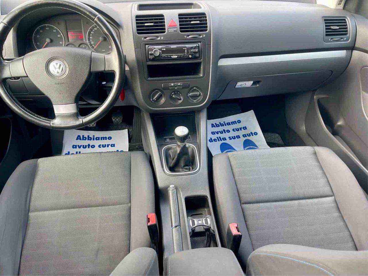 VOLKSWAGEN GOLF V - COMFORTLINE