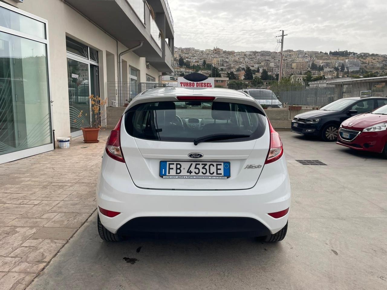 Ford Fiesta 1.2 5 porte Black & White Edition neopatentati