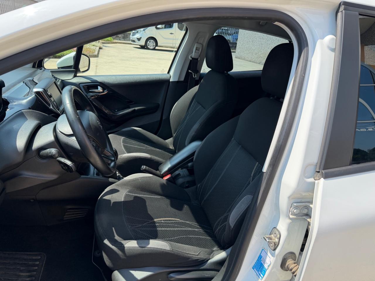 Peugeot 208 1.4 HDi 68 CV 5 porte Access
