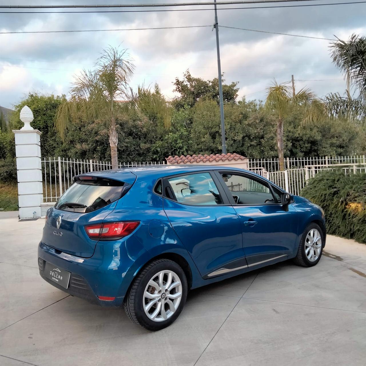 Renault Clio dCi 8V 90 CV EDC 5 porte Moschino Zen