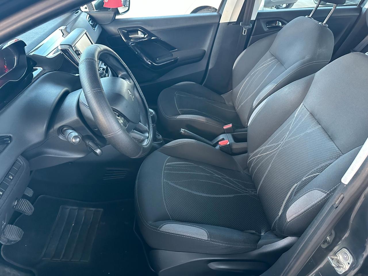PEUGEOUT*208*1.4 GPL*NEOPATENTATI*CARPLAY*