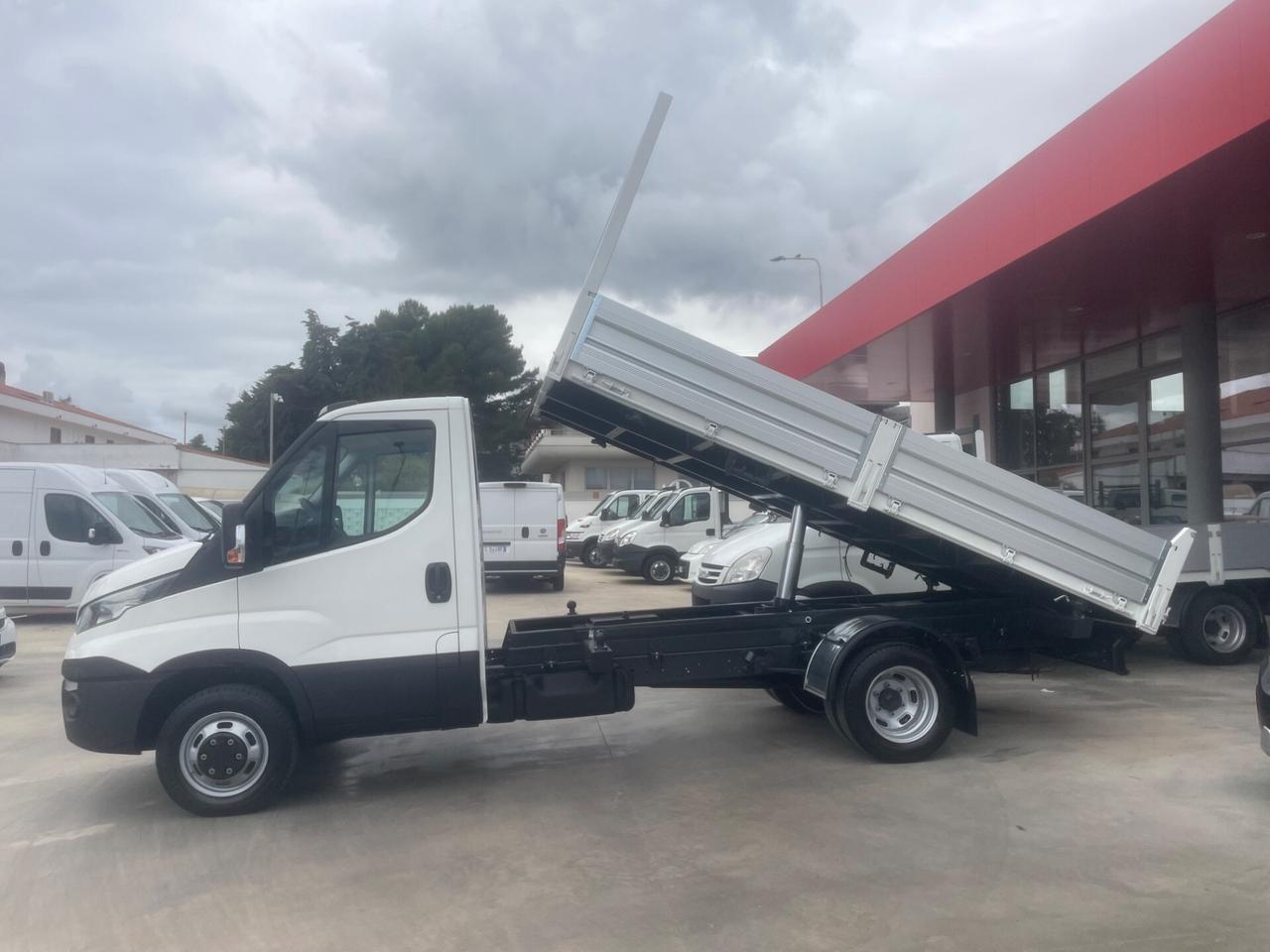 Iveco daily 35c13 ribaltabile trilaterale